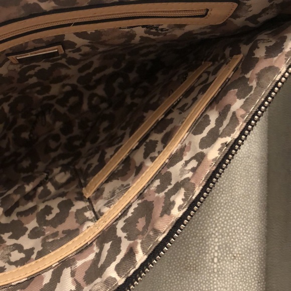 NEW Guess Black Hand Wristlet Bag Leopard Lining - Picture 5 of 8